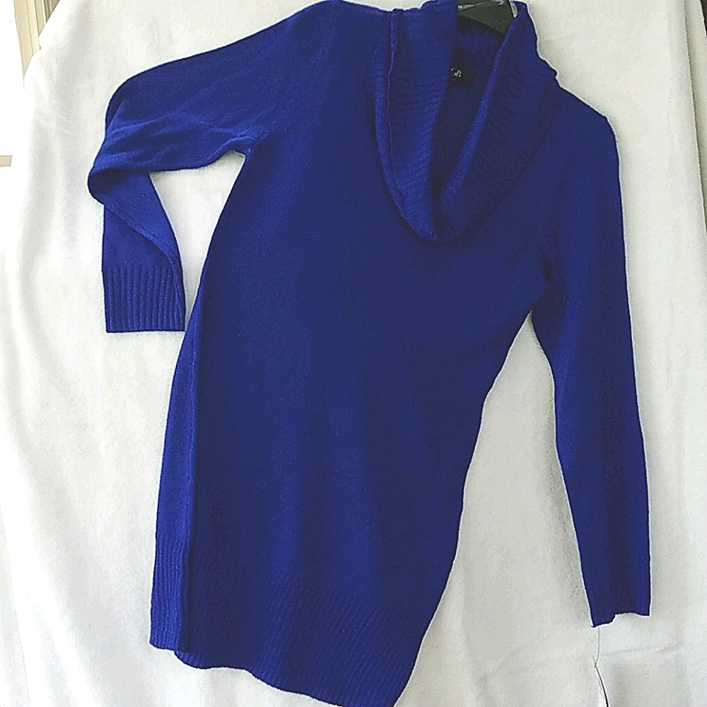 NWT AGB Sparkly Tunic Sweater in Cobalt Blue!